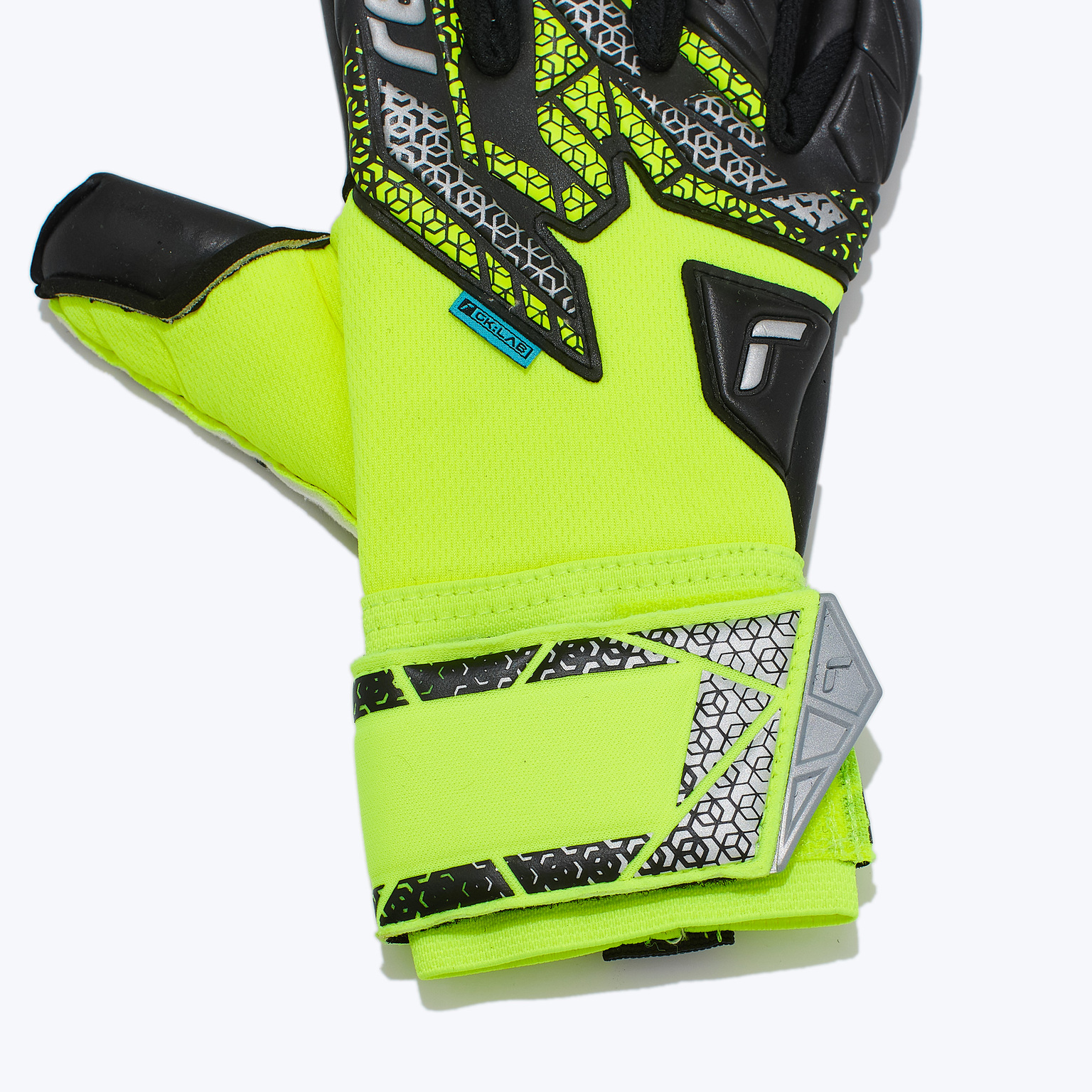 Перчатки вратарские Reusch Attrakt Duo 5570025-2025