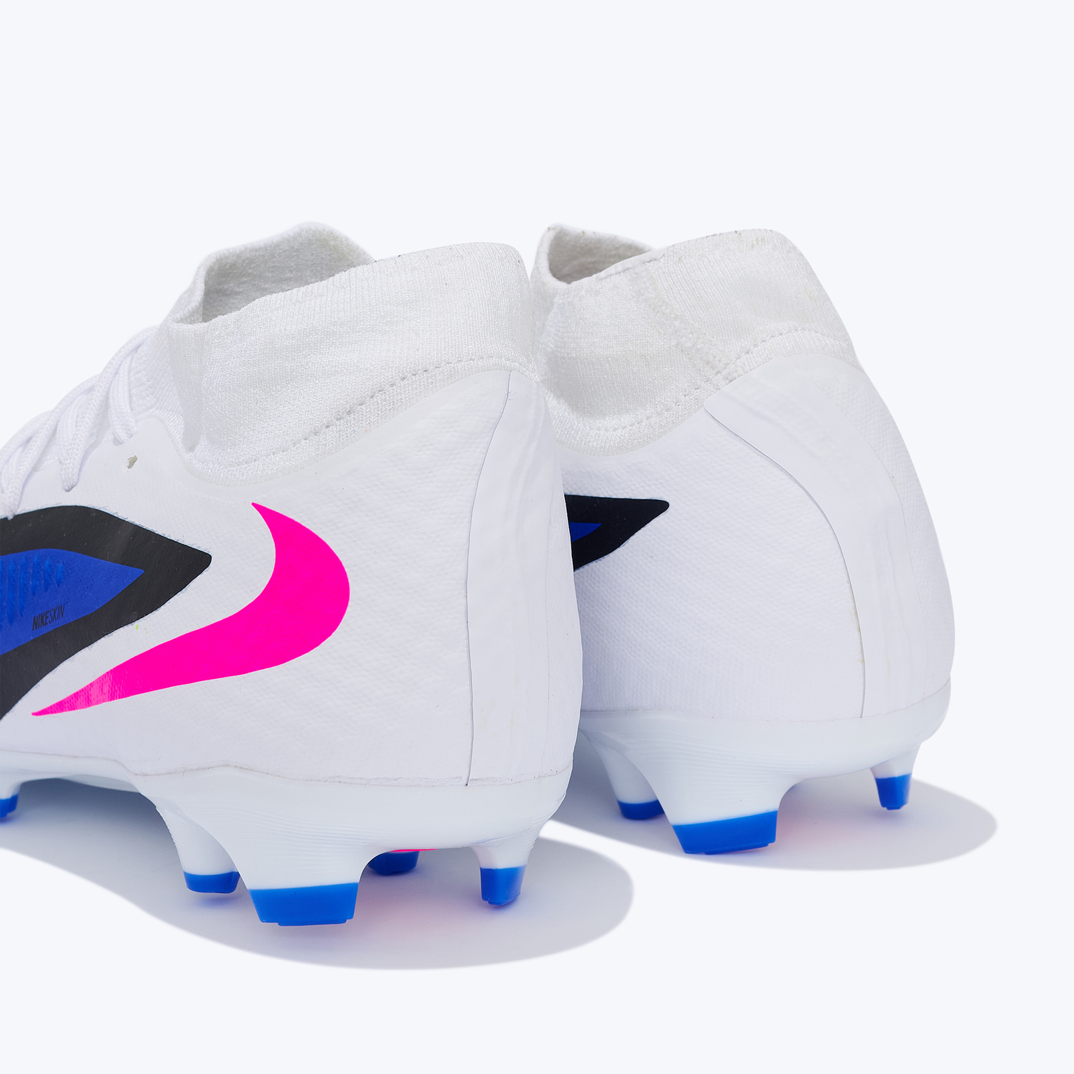 Бутсы Nike Phantom 6 DF Academy FG/MG HQ2278-446