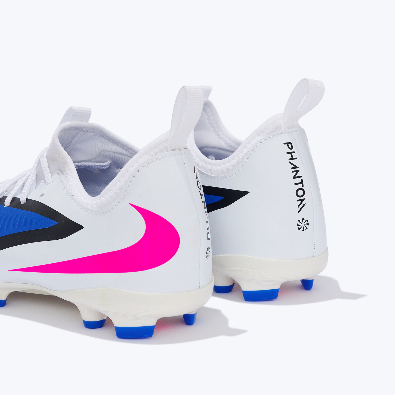 Бутсы детские Nike Phantom 6 Low Academy FG/MG HM9203-446