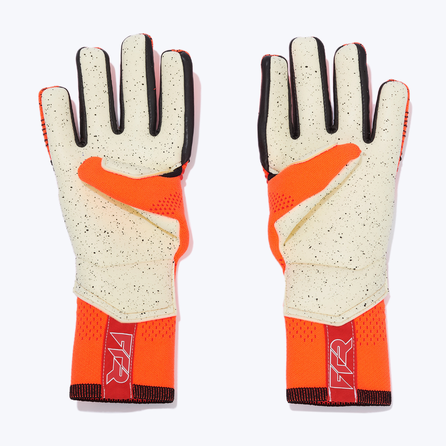 Перчатки вратарские Puma Future Ultimate NC 04212101