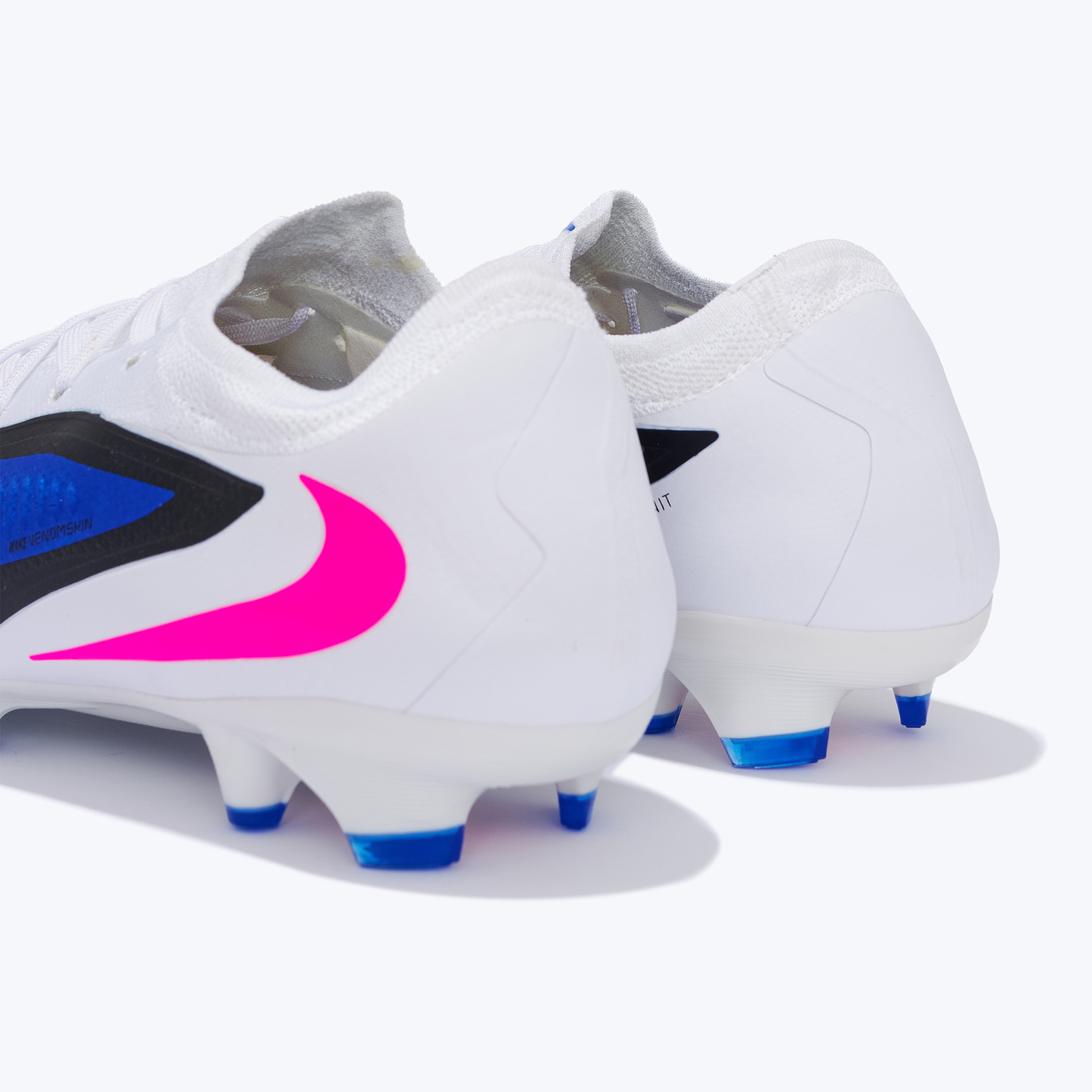 Бутсы Nike Phantom 6 Low Pro FG HJ4122-446