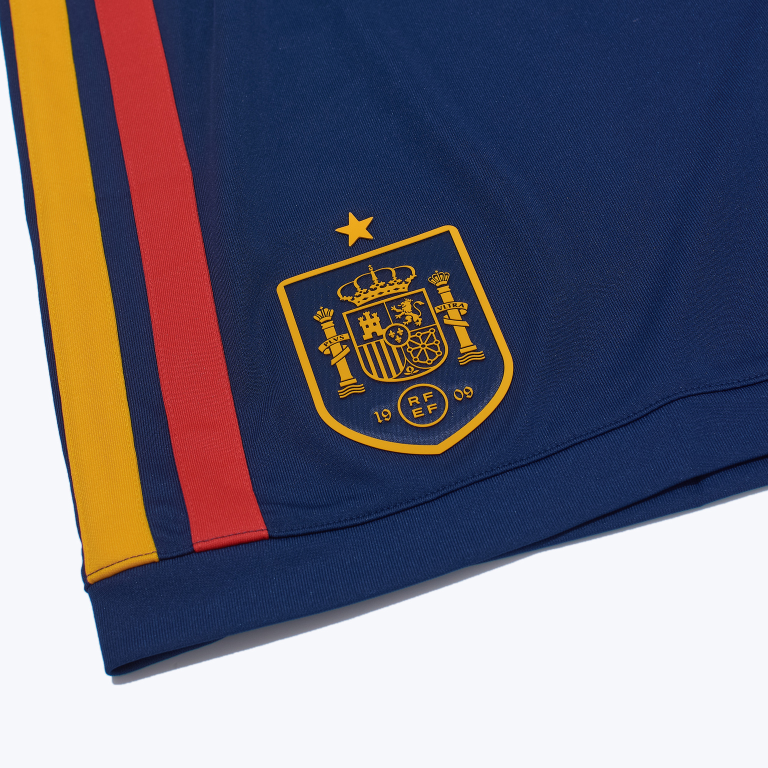 Шорты игровые домашние Adidas сборной Испании JN4396