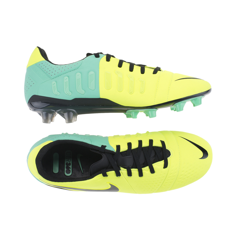 Бутсы Nike CTR 360 Maestri III FG 525166-703