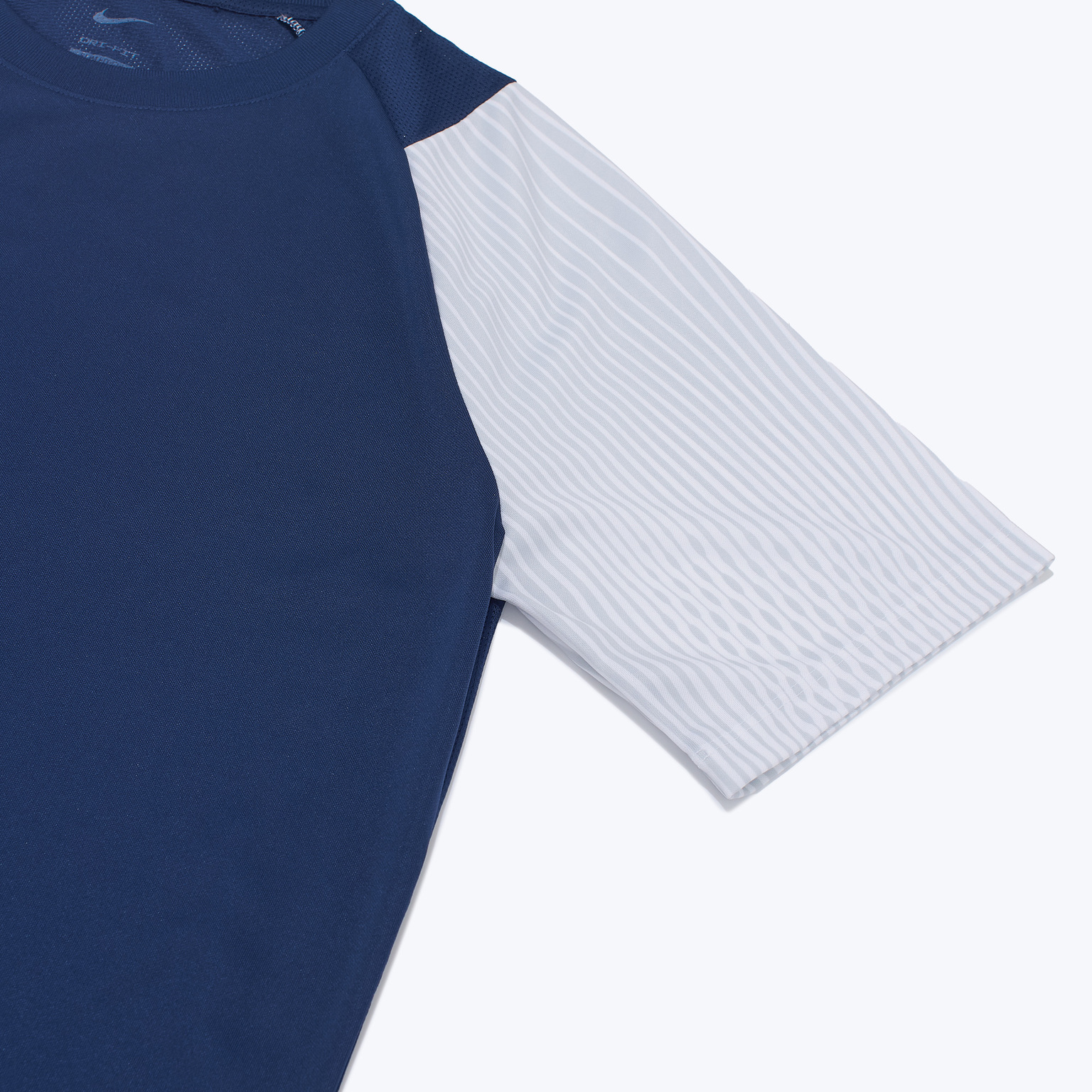 Футболка тренировочная Nike Academy II HV8160-411