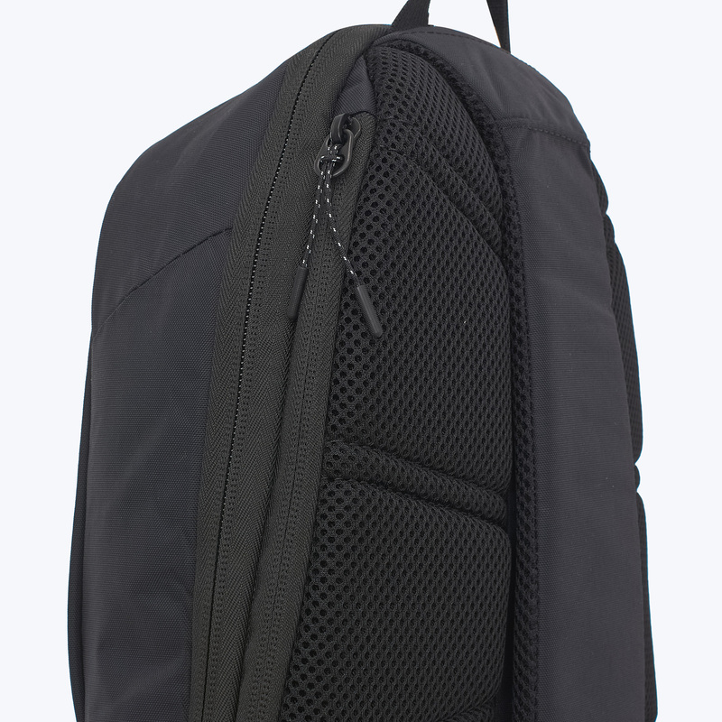 Сумка через плечо Nike Commute FZ6132-011