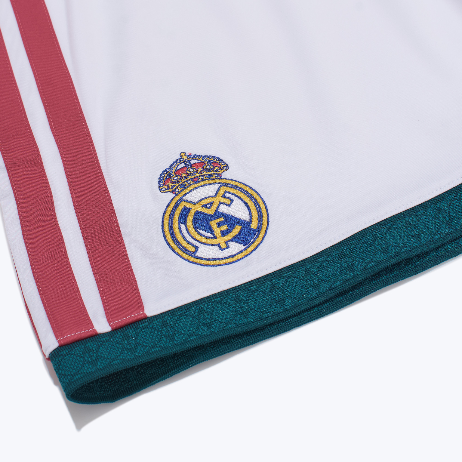 Шорты игровые домашние Adidas Real Madrid сезон 2026/27