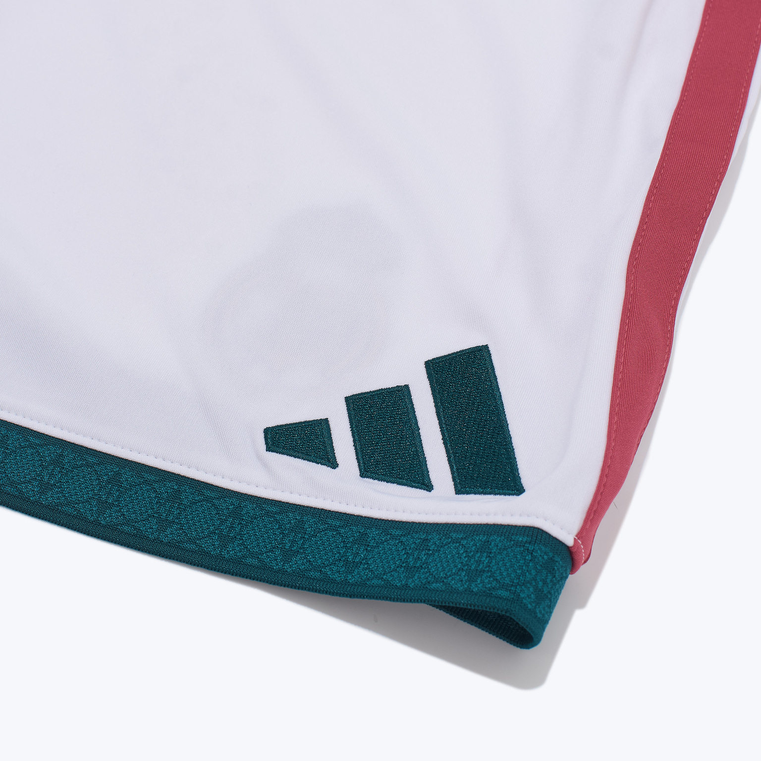 Шорты игровые домашние Adidas Real Madrid сезон 2026/27