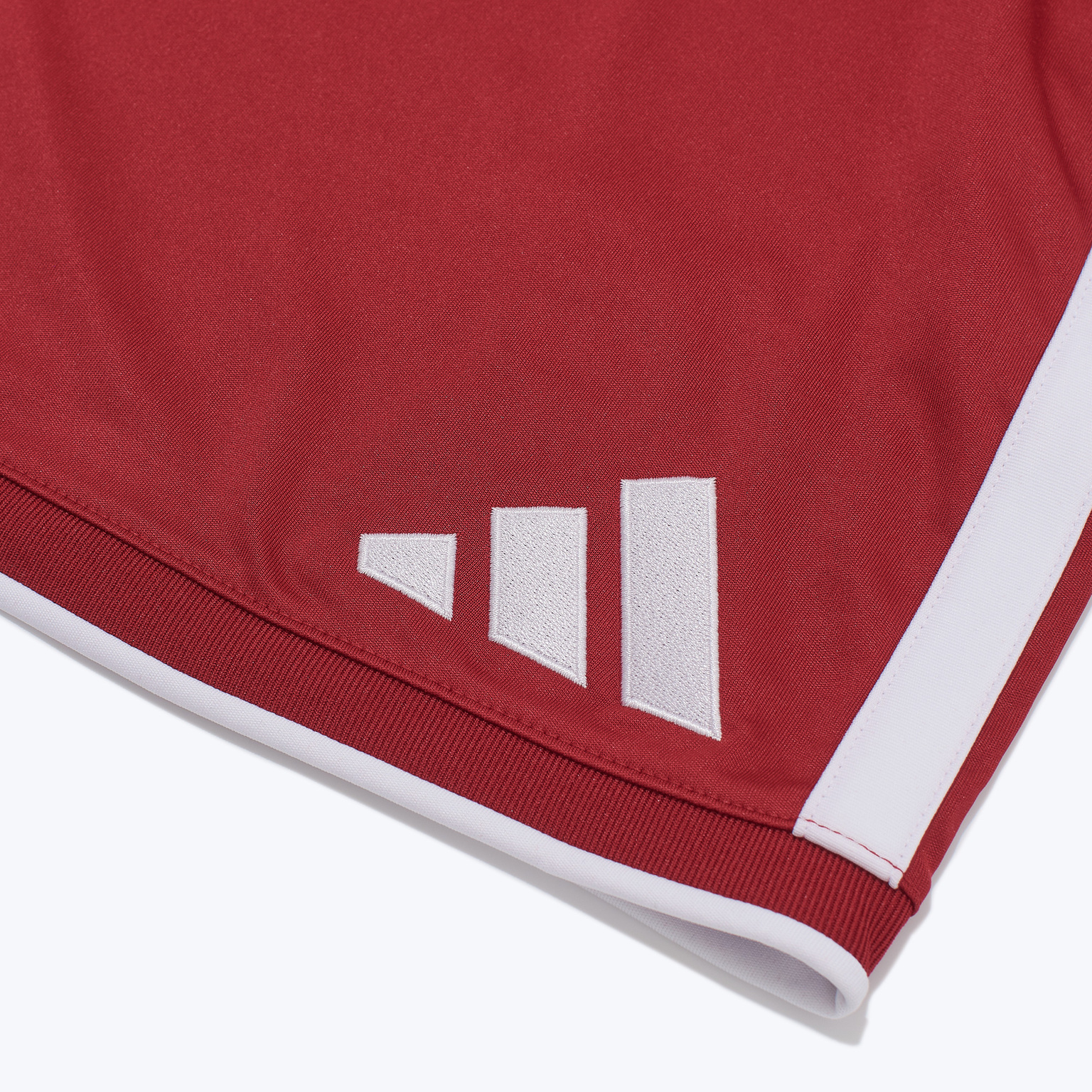 Шорты игровые домашние Adidas Liverpool сезон 2026/27