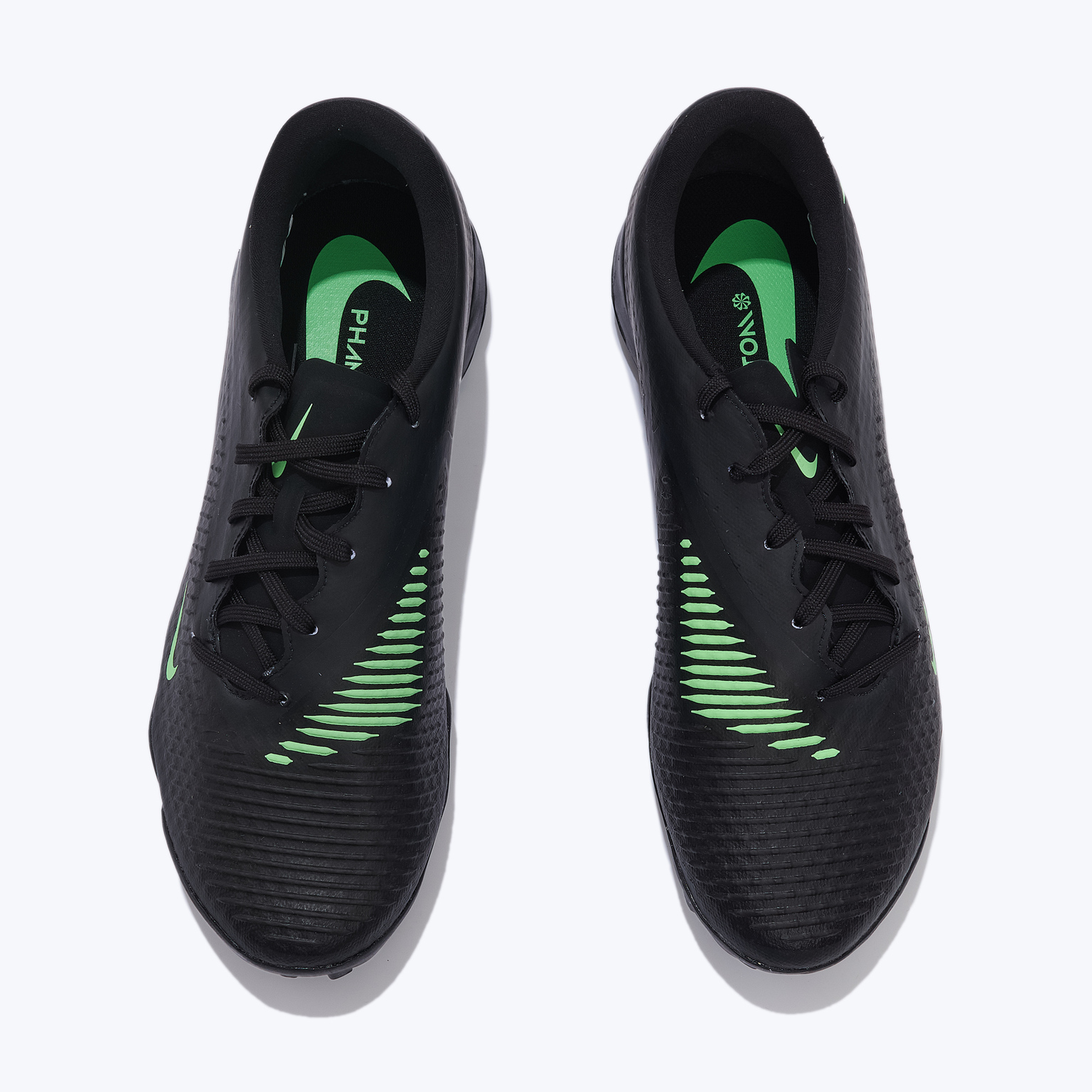 Шиповки Nike Phantom 6 Low Academy TF HQ2325-001