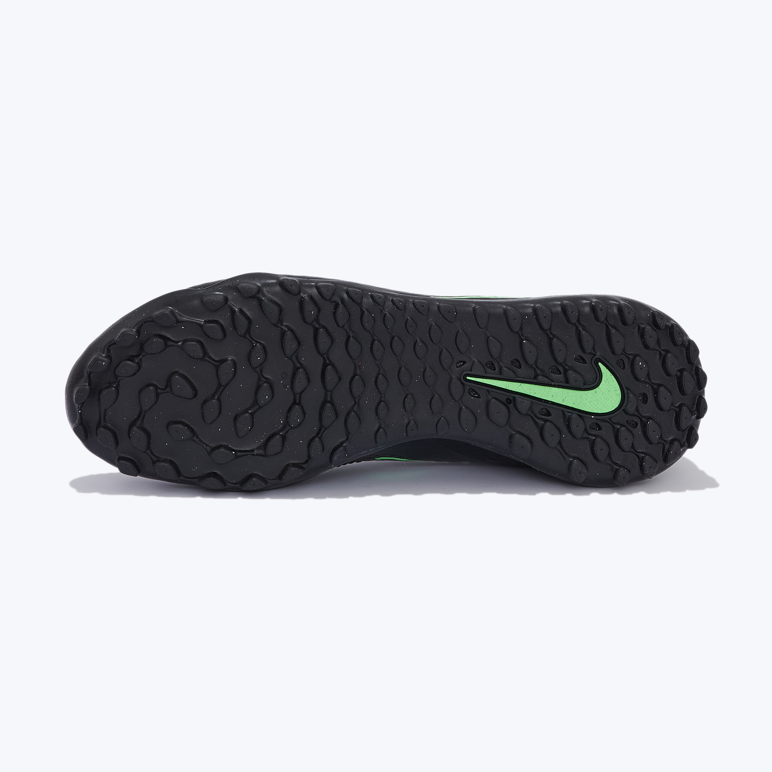 Шиповки Nike Phantom 6 Low Academy TF HQ2325-001