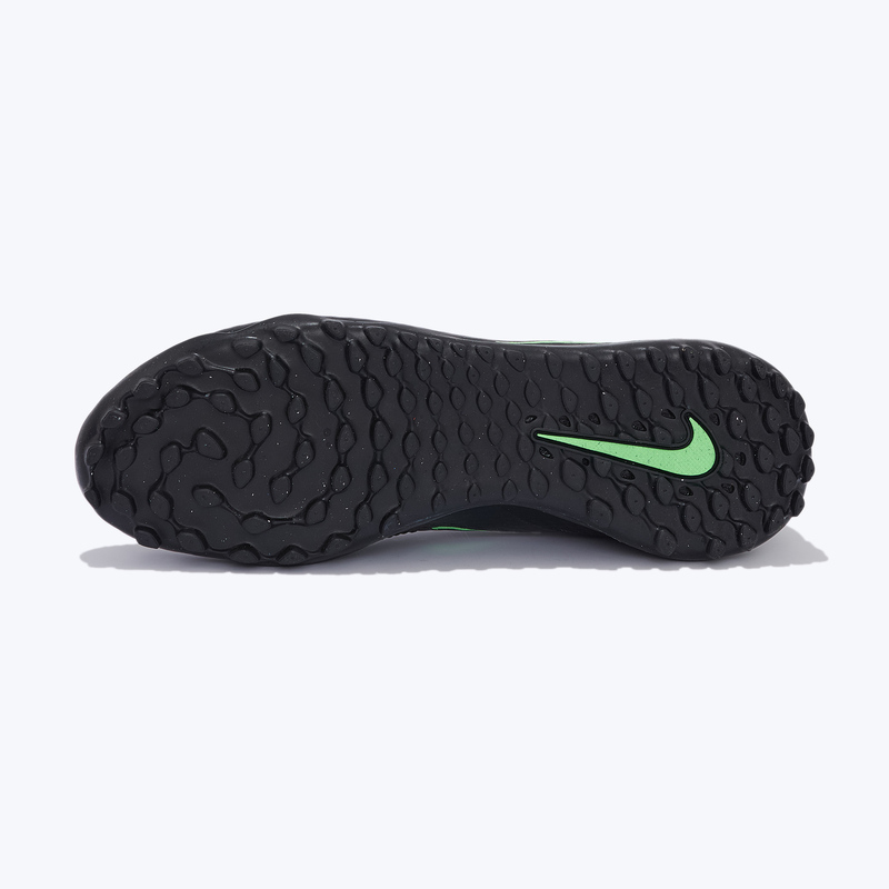 Шиповки Nike Phantom 6 Low Academy TF HQ2325-001