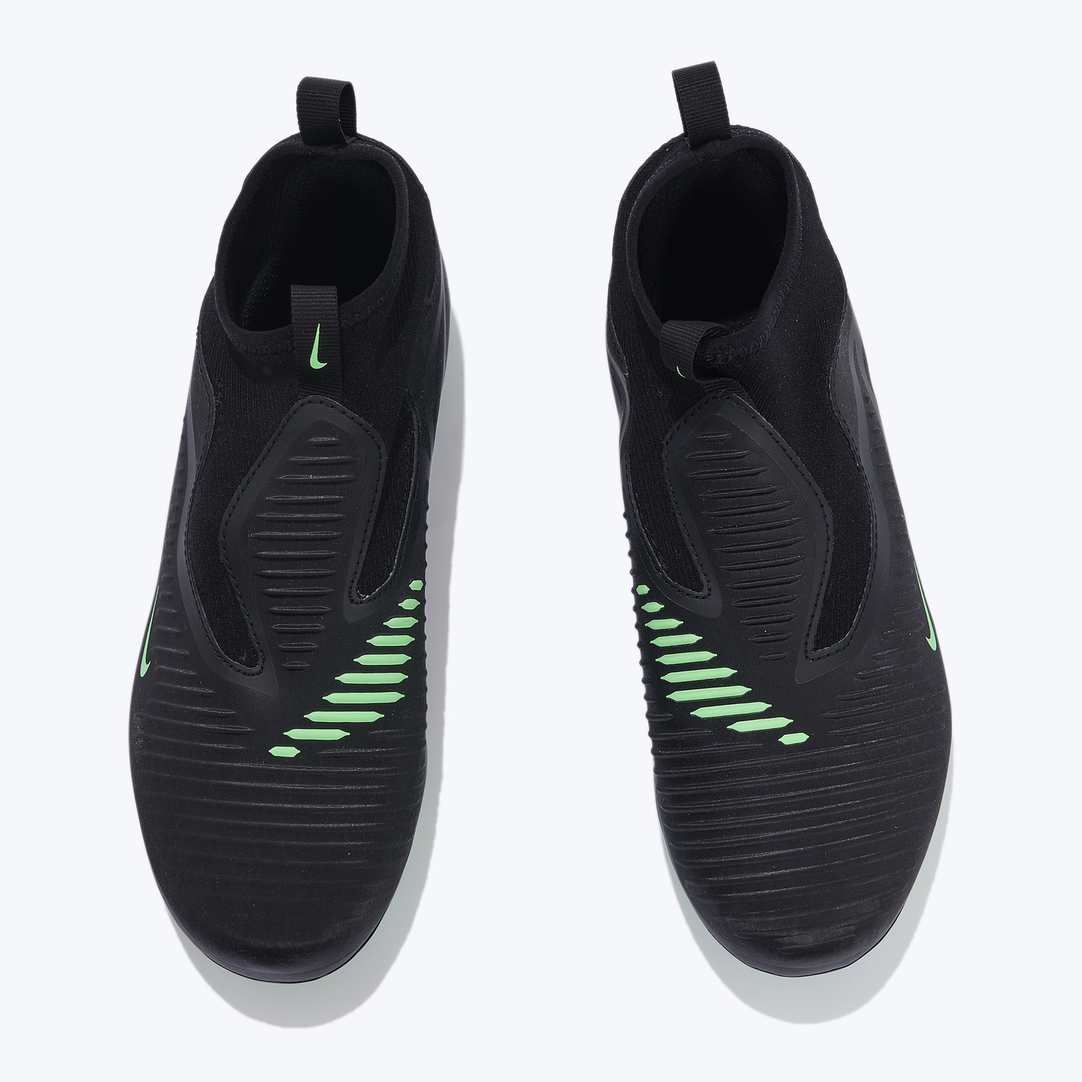 Бутсы детские Nike Phantom 6 High Academy AG HQ2034-001