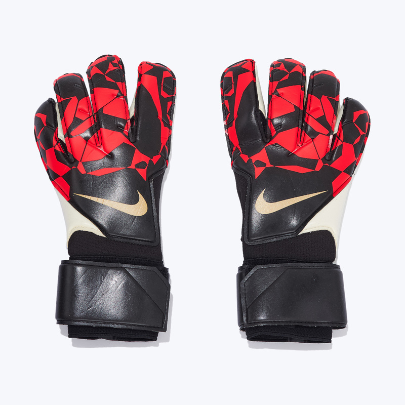 Перчатки вратарские Nike Grip 3 HQ0256-010