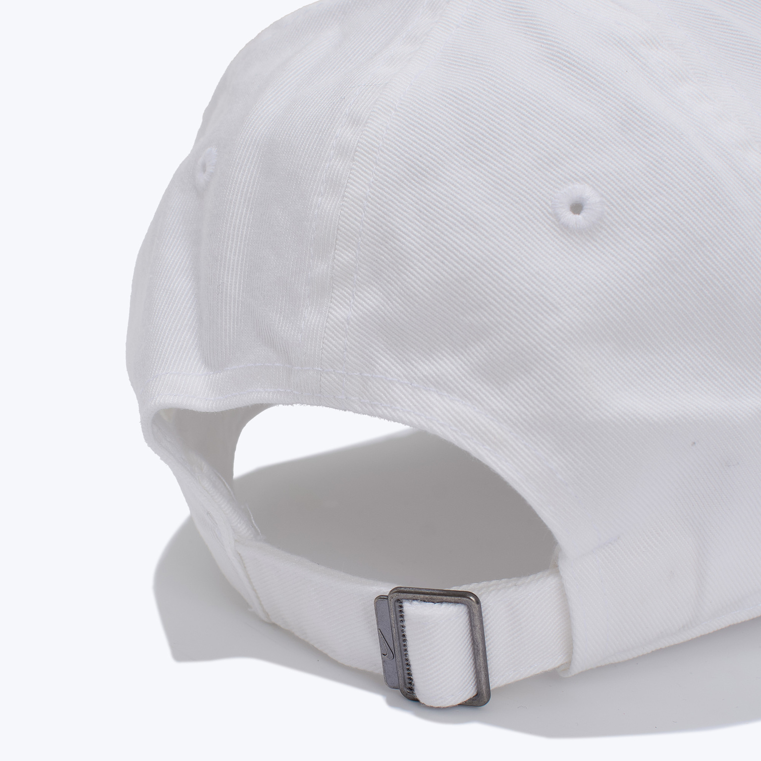 Бейсболка Nike Club Unstructured Futura FB5368-100
