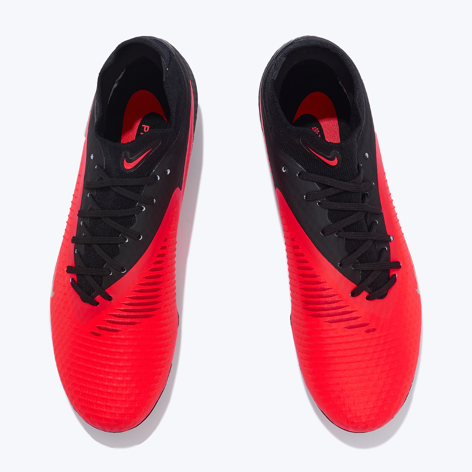 Бутсы Nike Phantom 6 DF Academy FG/MG HQ2278-600