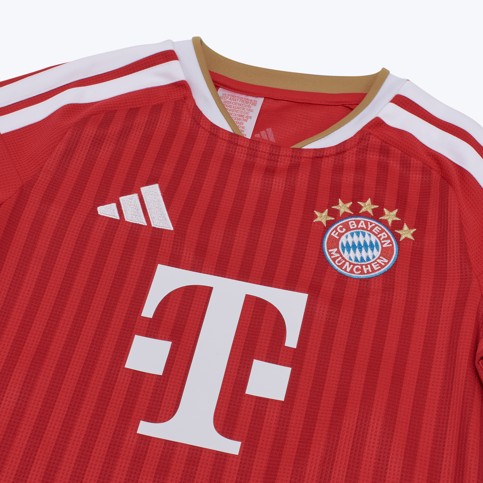 Подростковая домашняя игровая футболка Adidas Bayern сезон 2026/27