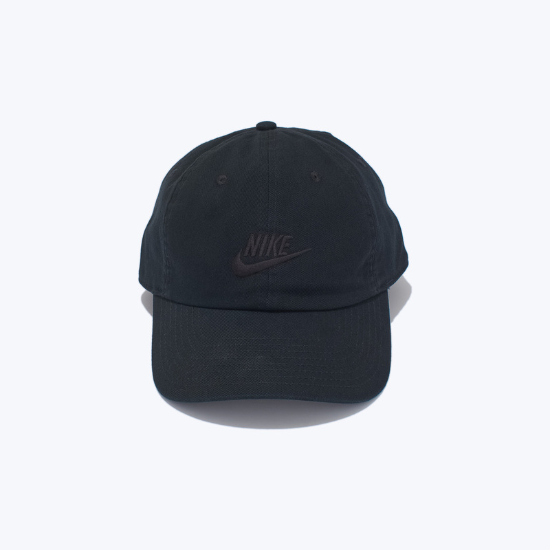 Бейсболка Nike Club Unstructured Futura FB5368-010