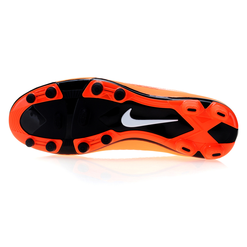 Бутсы Nike Hypervenom Phade FG 599809-800