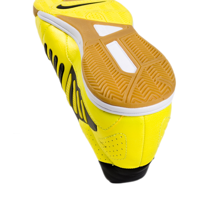 Обувь для зала Nike CTR 360 Libretto III IC