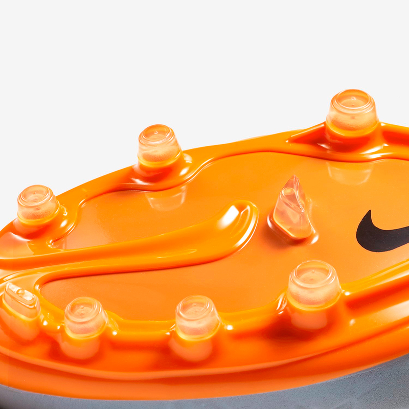 Бутсы Nike Hypervenom Phatal II DF FG 747214-080